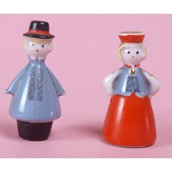 Porcelain figurines/souvenirs 