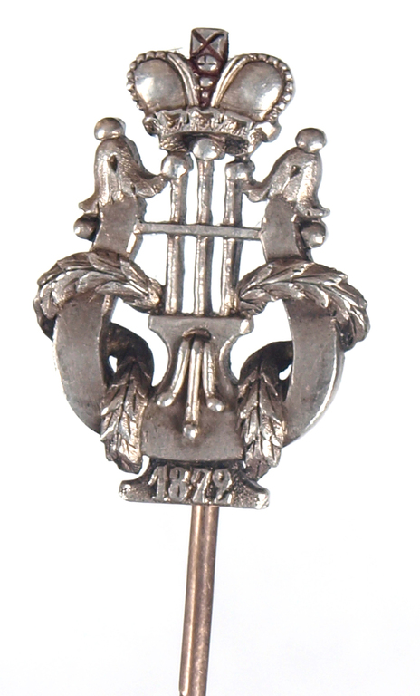 Brooch with harp