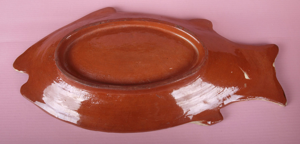 Keramikas servējamais šķīvis 
