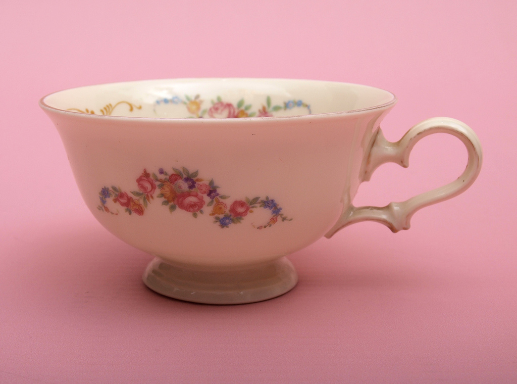 Porcelain cup without saucers