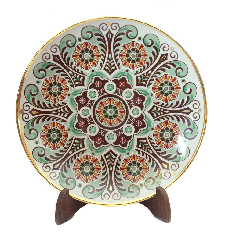 Decorative porcelain plate