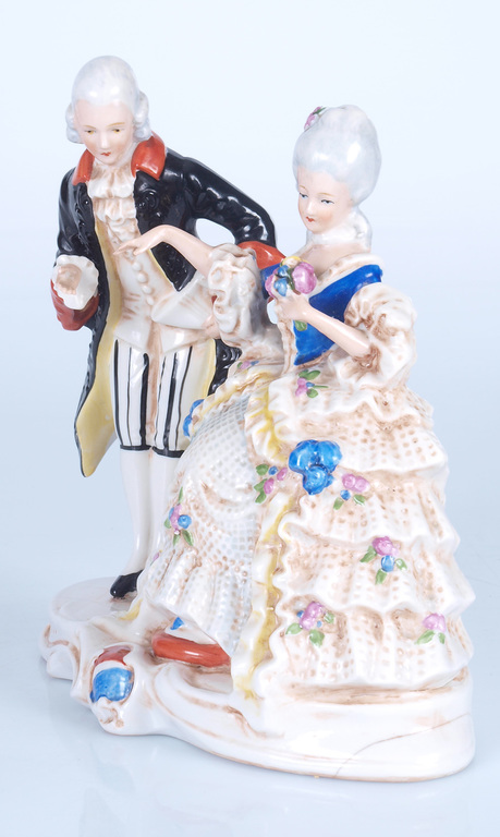 Porcelain figure „Lady with a gentleman”