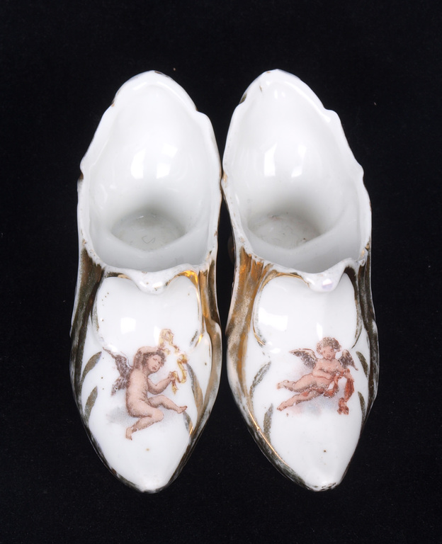 Porcelain shoes