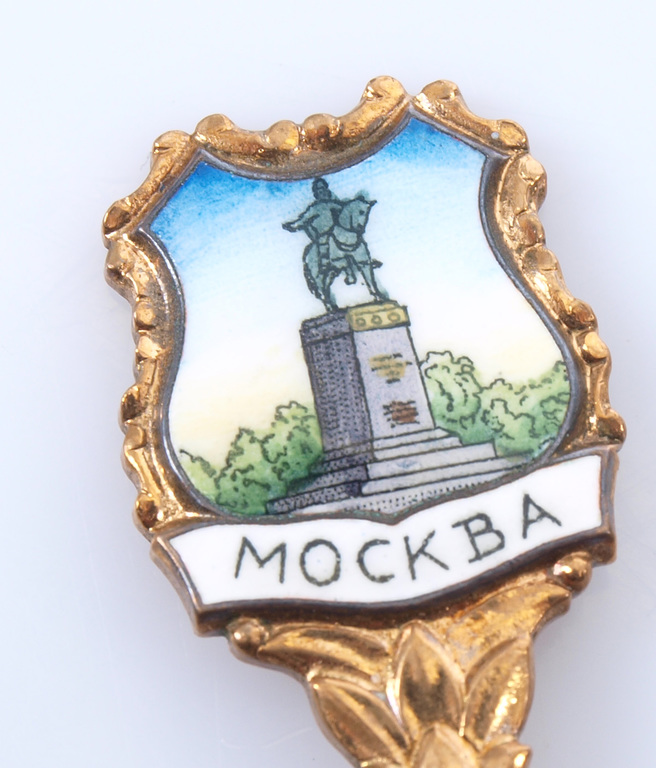 Металлическая ложка с эмалью и изображением Московского Кремля
