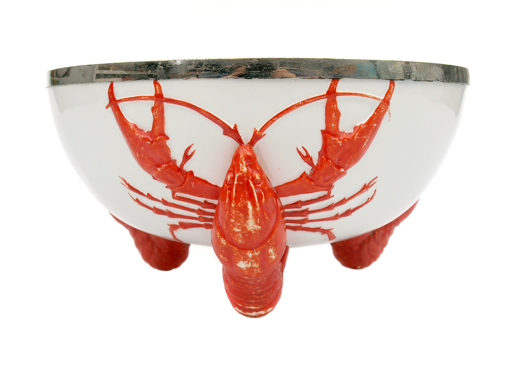 Porcelain dish with crayfish