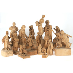 Коллекция деревянных фигурок (21 шт.)