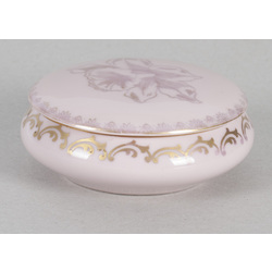 Porcelain jewelry box