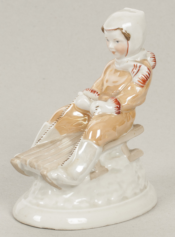 Porcelain figure 'From the hill '