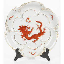 Porcelain plate with dragon motif