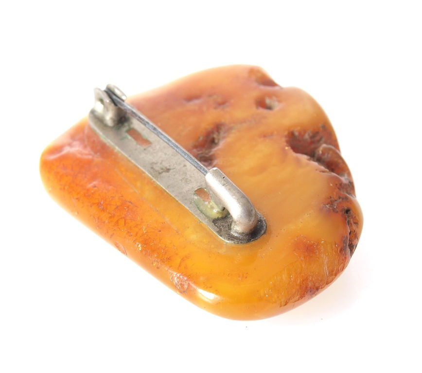 Natural Baltic amber brooch, 6.68 g