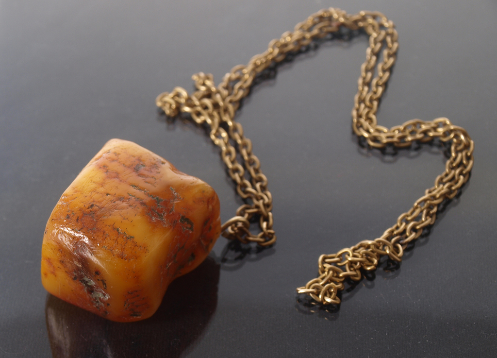 Metal necklace with Baltic amber chain, 21.36 g