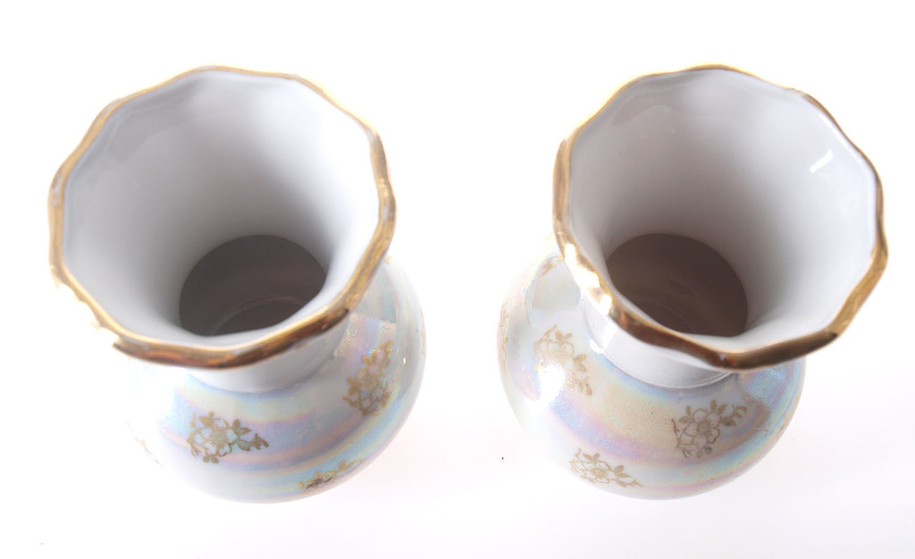 Porcelain vases, pair