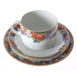 Porcelain cup with 2 saucers “Apples”