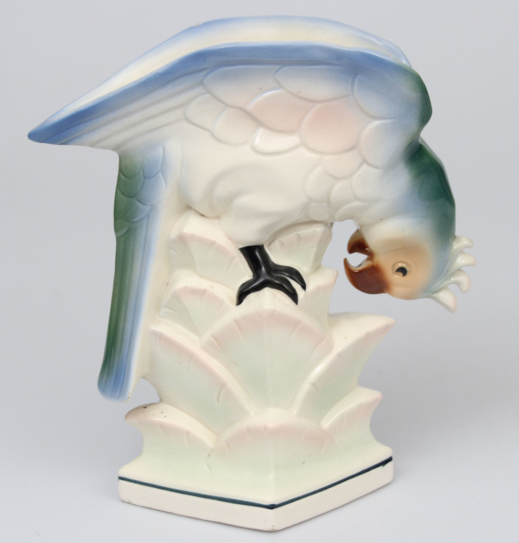 Porcelain figurine-vase 