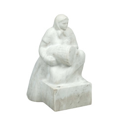 Marmora skulptūra “Ražas novācēja”