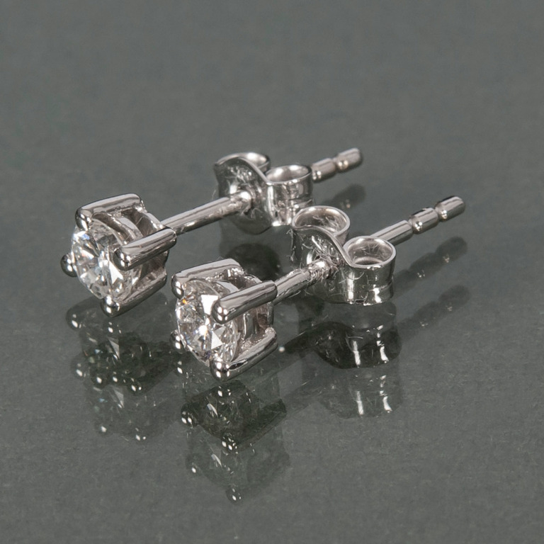 White gold earrings with diamonds