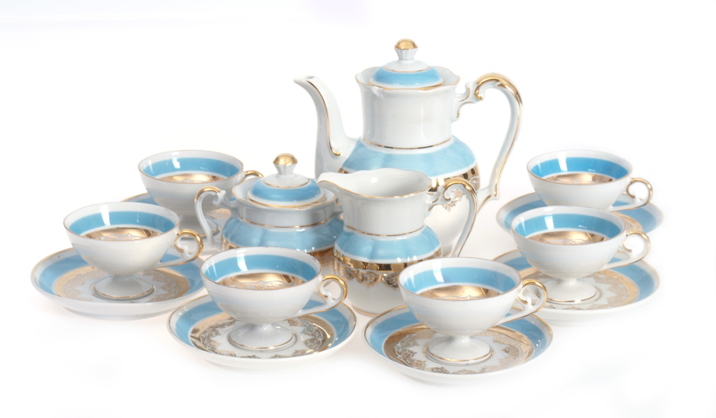 Porcelain set for six persons