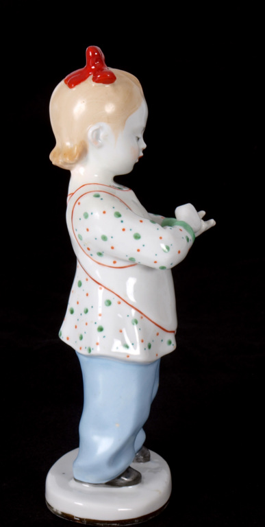 Porcelain figure „First counting”