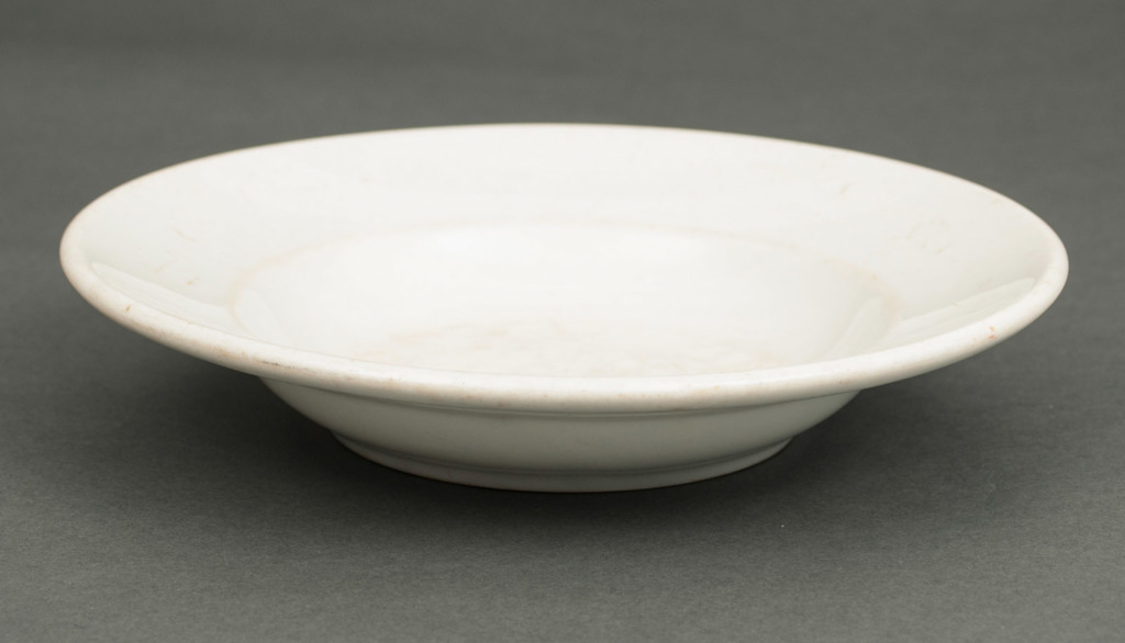 Porcelain plate