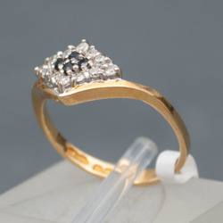 Золотая кольца с бриллиантами и сапфирами