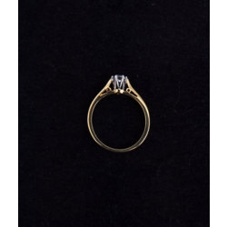 Gold ring with diamond