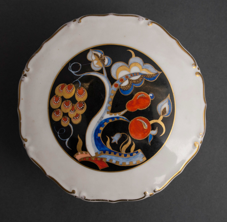 Porcelain Box with lid