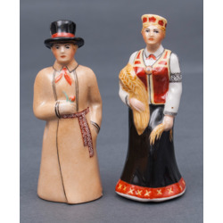 Couple of porcelain figurines 