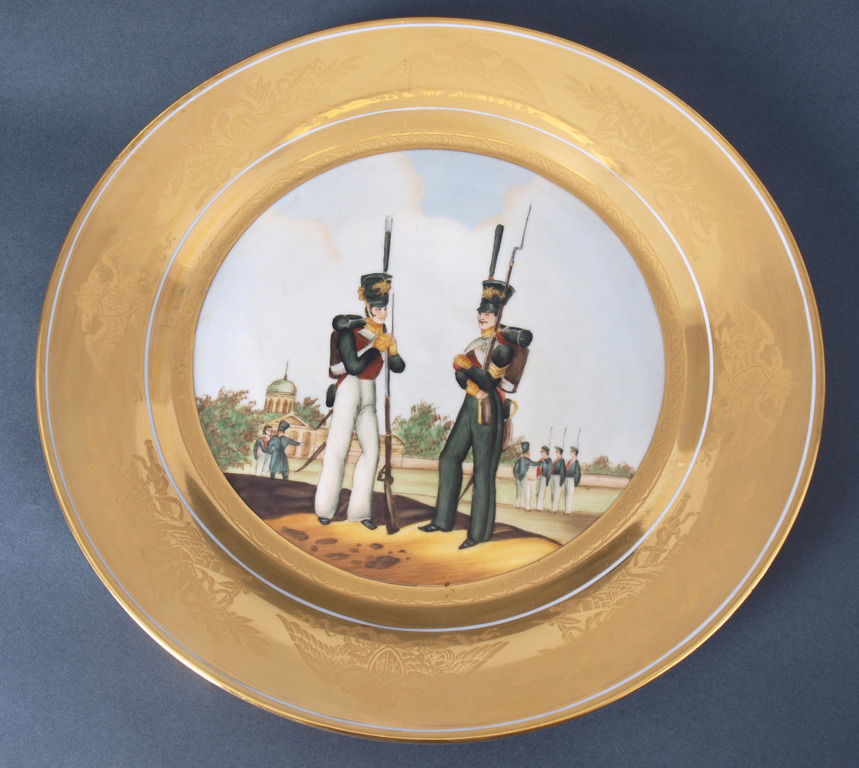 Porcelāna šķīvis “Kareivji”