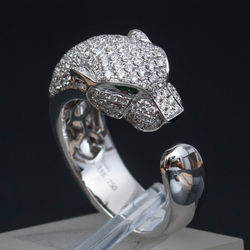 Cartier style Gold ring with brilliants and emeralds „Panther”