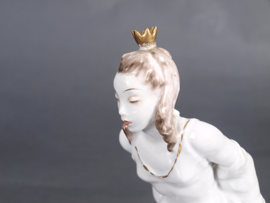 Porcelain figure “Princess and the Frog”