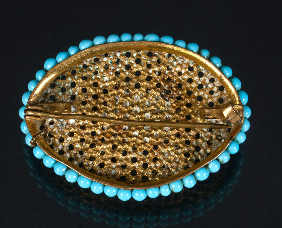 Brooch with turquoise  