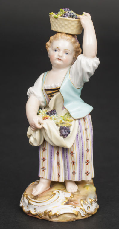 Porcelain figurine 'Girl with grapes'
