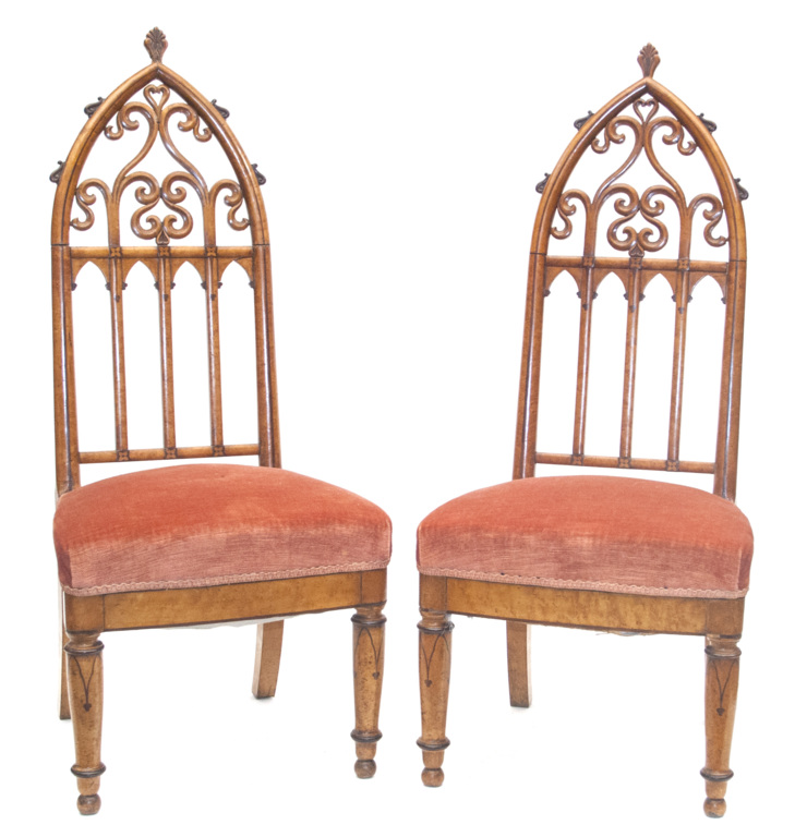 Krēsli gotiskā stilā ( 2 gab.)