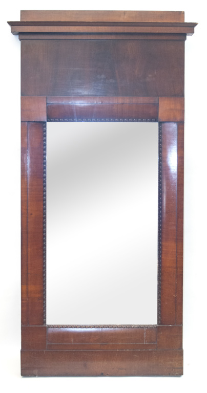 The Biedermeier-style mirror