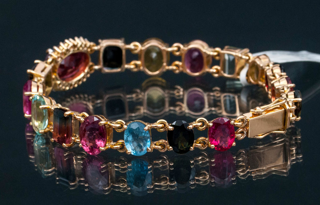 Золотой браслет с бриллиантами и турмалинами разных цвет