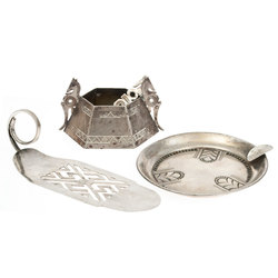 Silver set - ashtray, shovel andsalt shaker