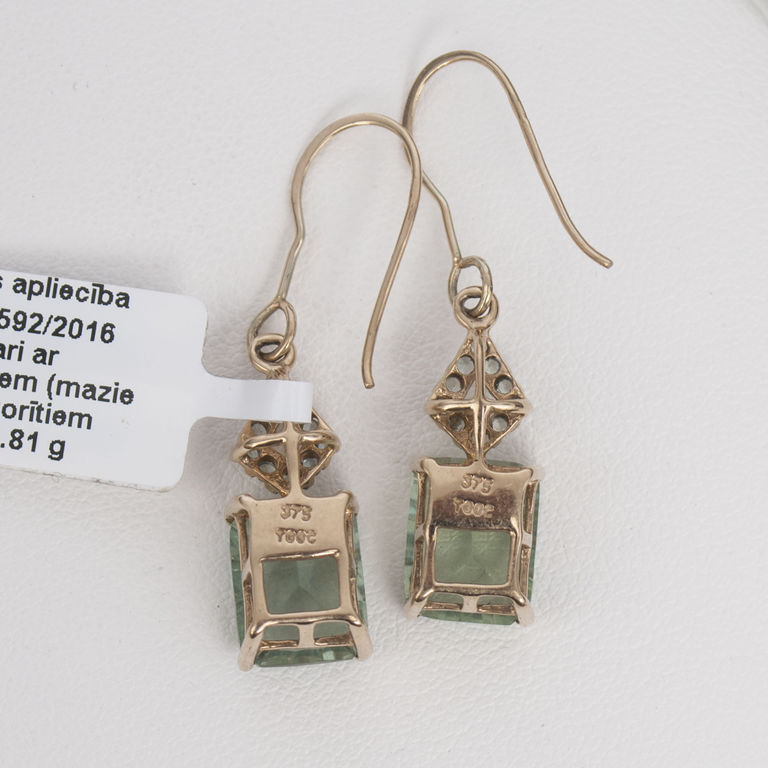 Gold earrings with alexandrite and fluorite