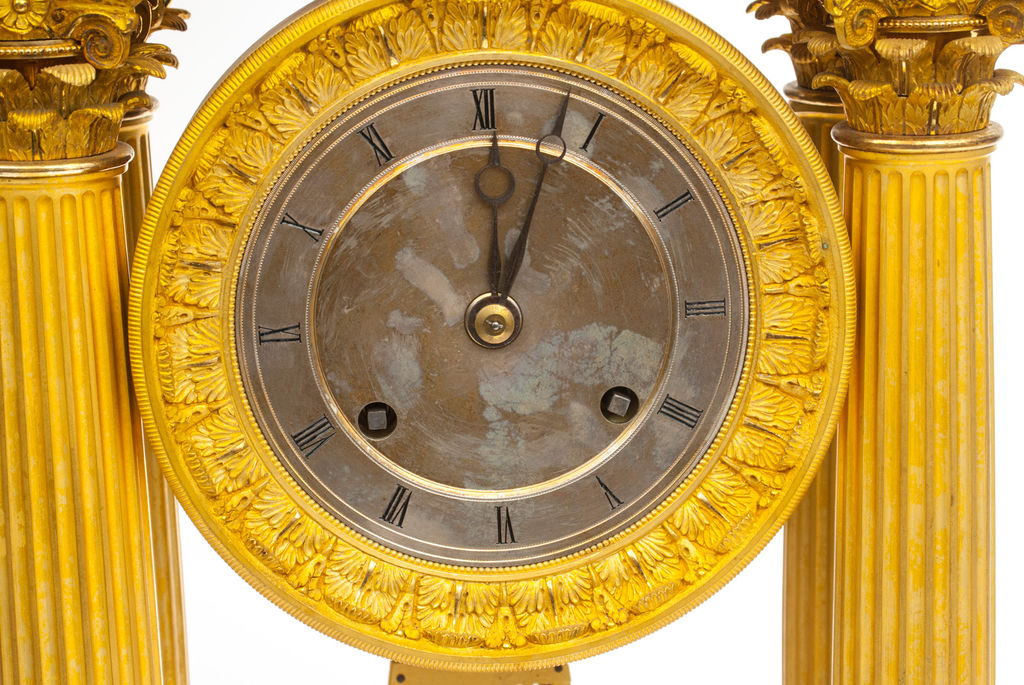 Guilded bronze mantel clock