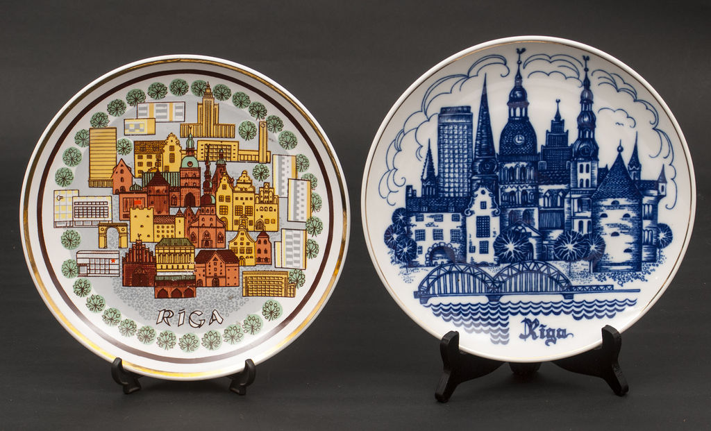 Two porcelain plates ''Riga''