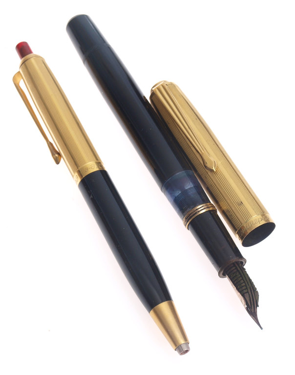 Pildspalvu komplekts (2 gab.) ar orģinālo iepakojumu