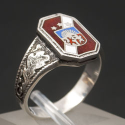 Silver ring with blazonry
