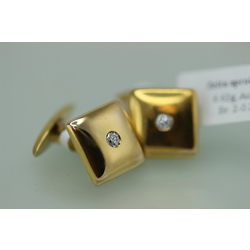 Gold cufflinks with brilliants