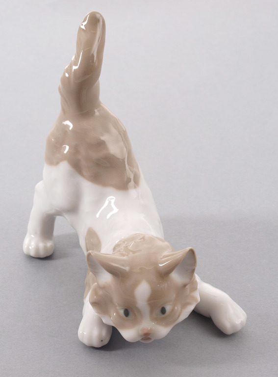 Porcelain figure 