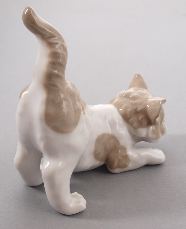 Porcelain figure 