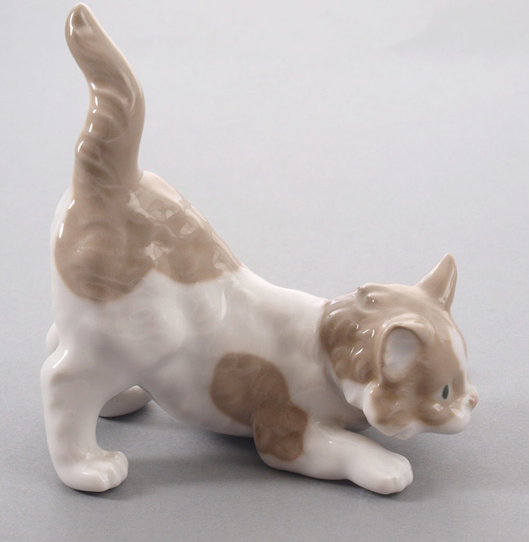 Porcelain figure 