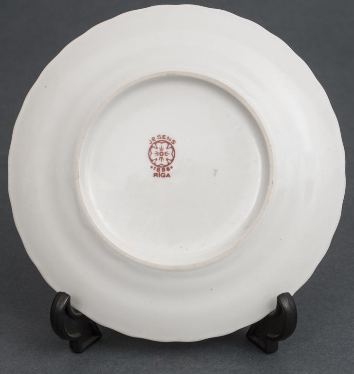 Porcelain plate 