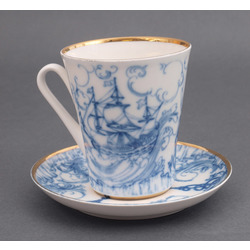 Porcelain cup with saucer 