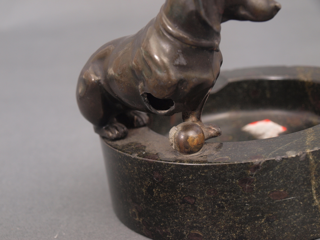 Marble ashtray with bronze dachshund
