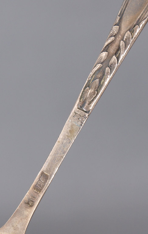 Серебряная вилка