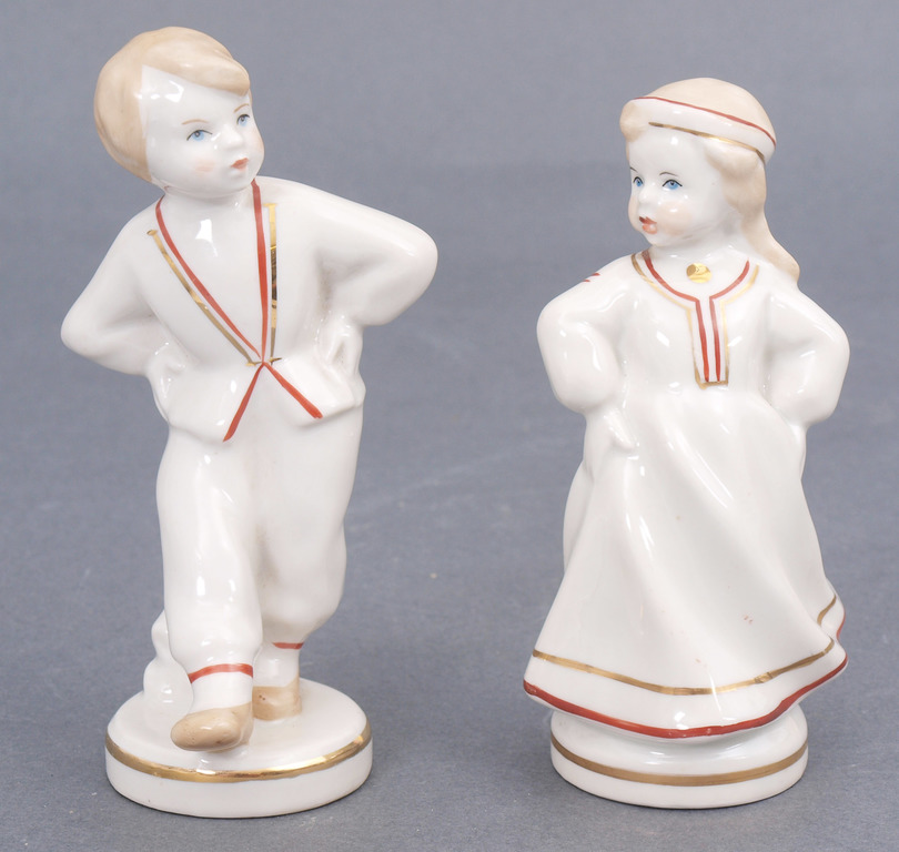 Couple of porcelain figures 